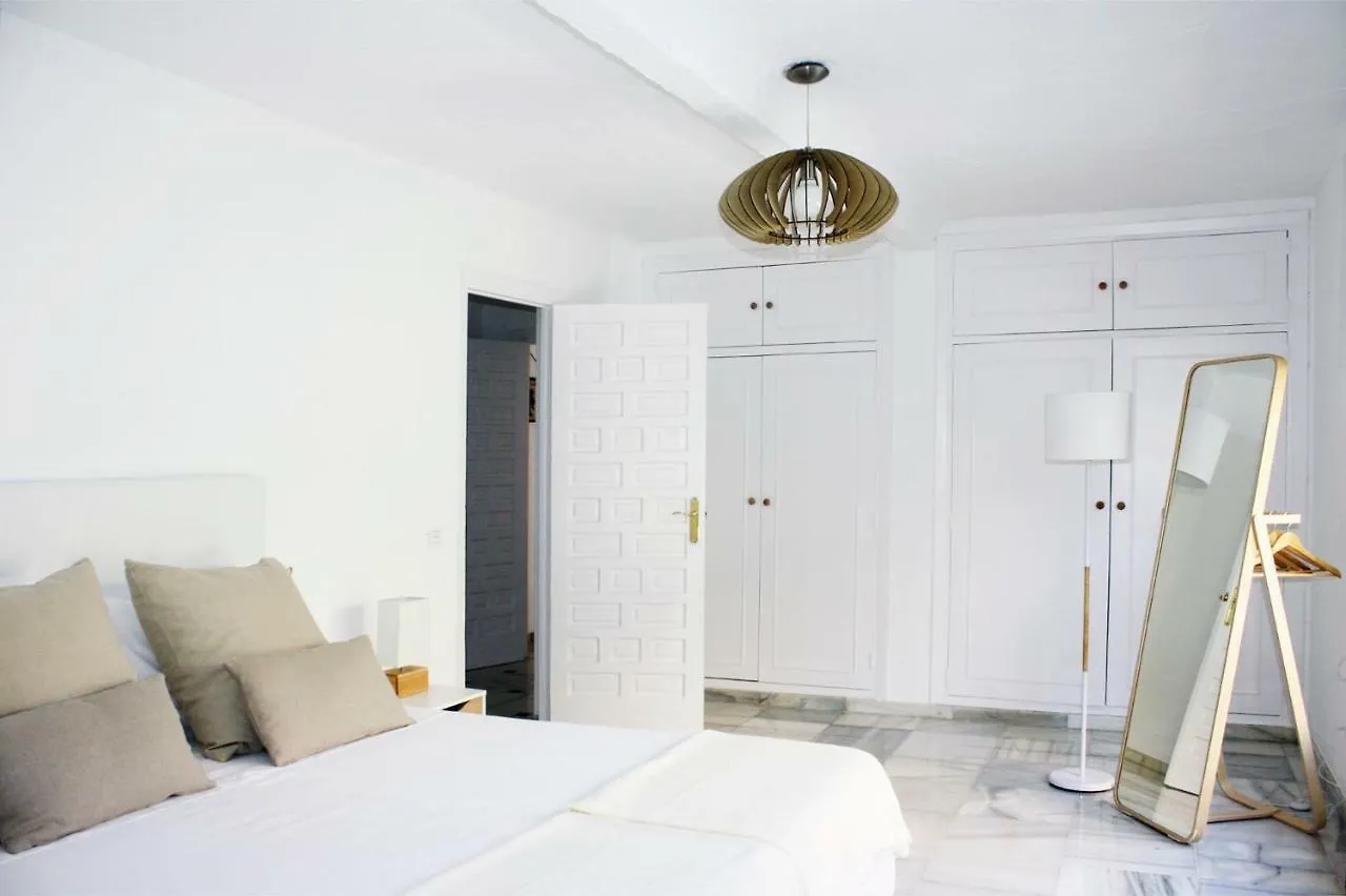 Villa The Garden & Pool House-Banus à Marbellac Hébergement de vacances
